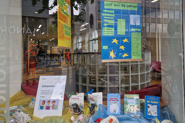 Buchempfehlungen im Schaufenster Stadtbibliothek